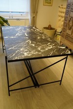 Handvark  Black Marble Dining